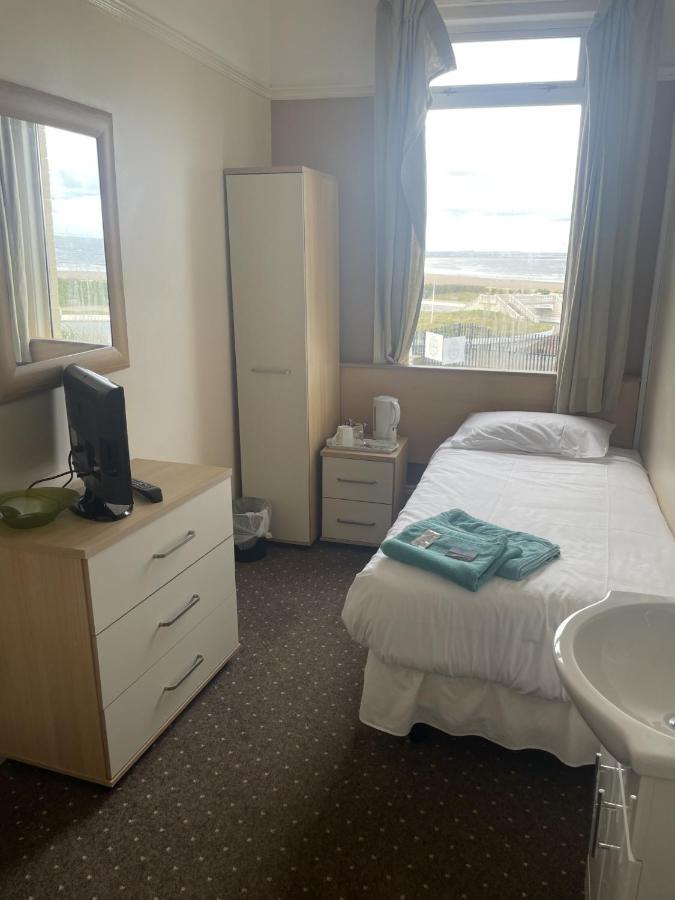 ホテル The Waterside レッドカー エクステリア 写真