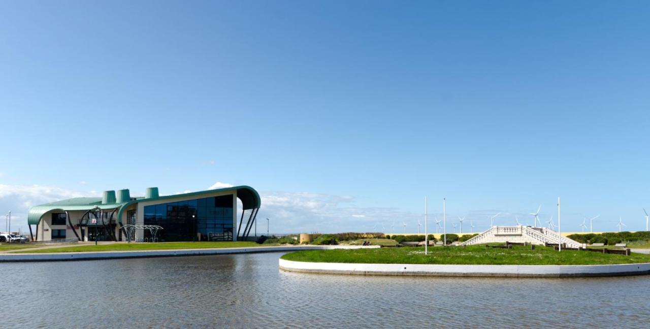 ホテル The Waterside レッドカー エクステリア 写真